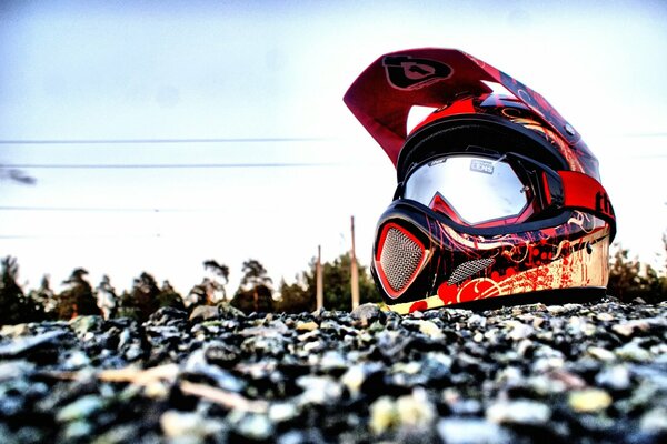 CASCO AL AIRE LIBRE EN LAS ROCAS