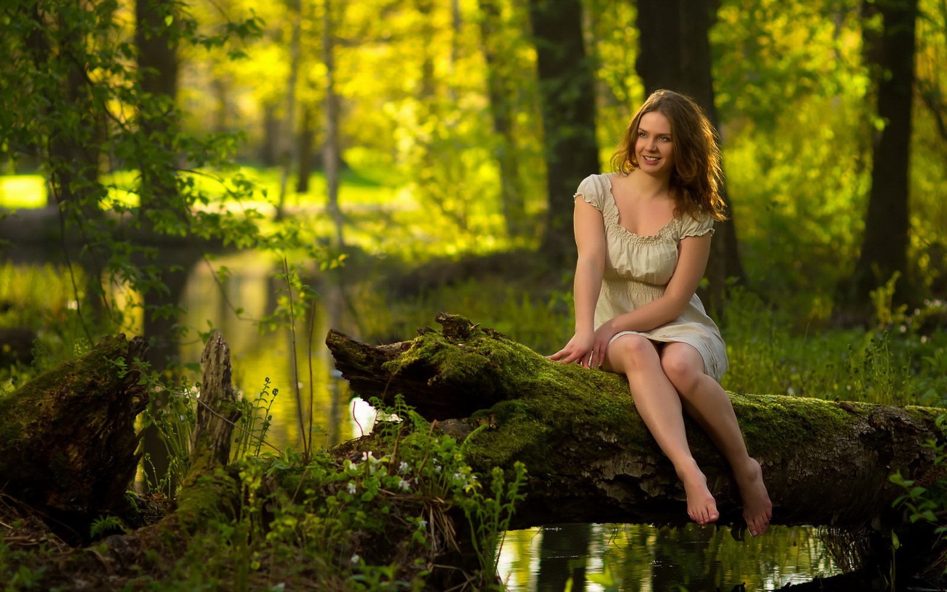 fille forêt été