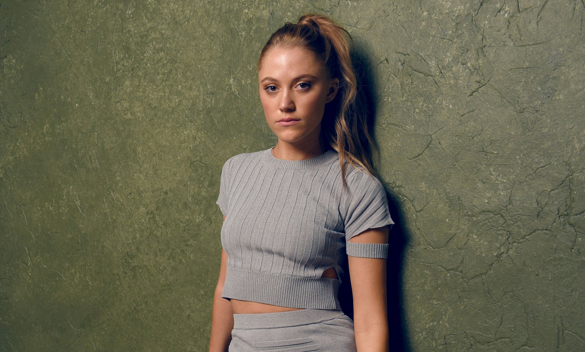 maika monroe photoshoot for the film it follows you it follows sundance