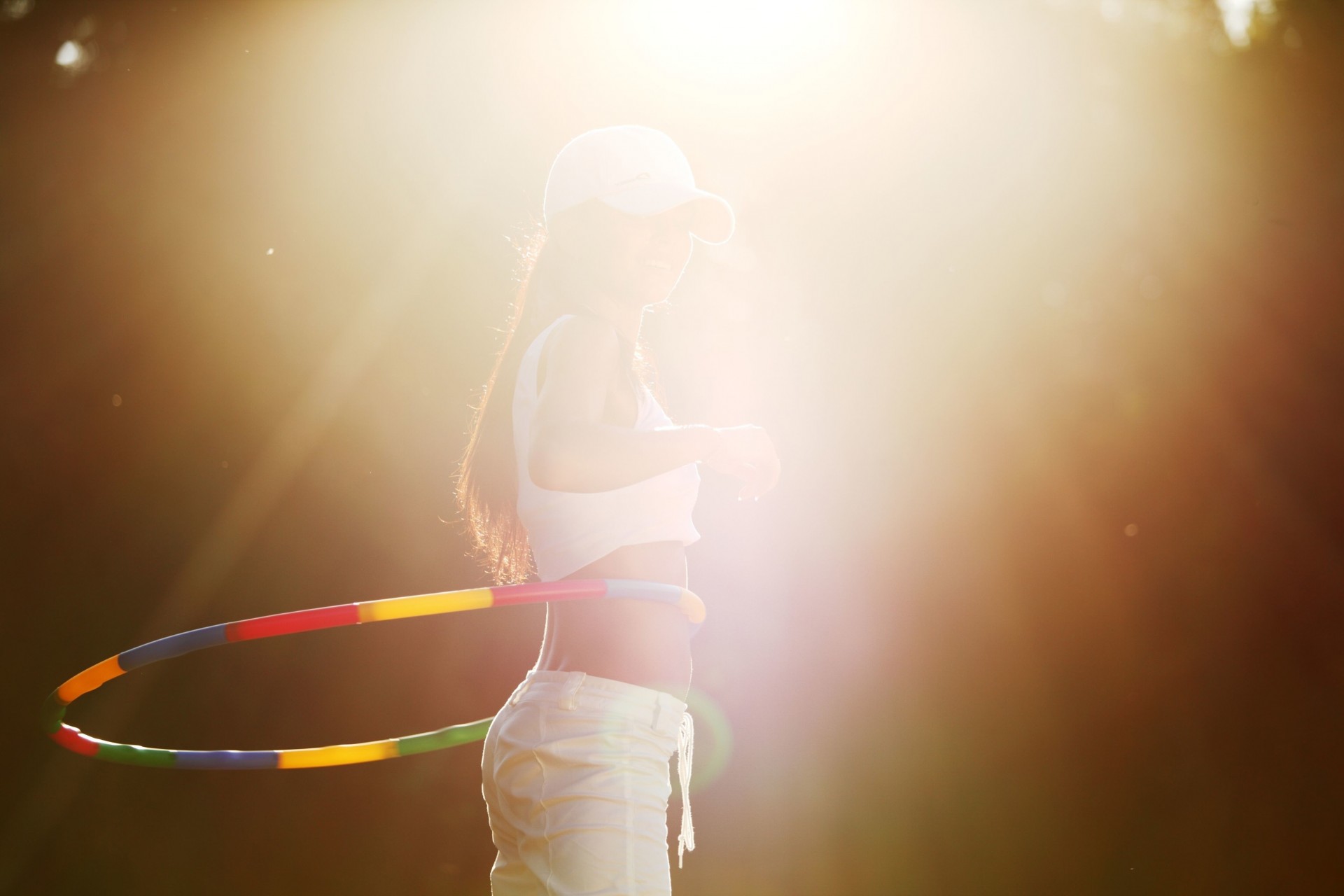 widescreen vollbild mädchen uniform strahlen hintergrund berufung form bewegung sonne tapete reifen drehen drehen sport