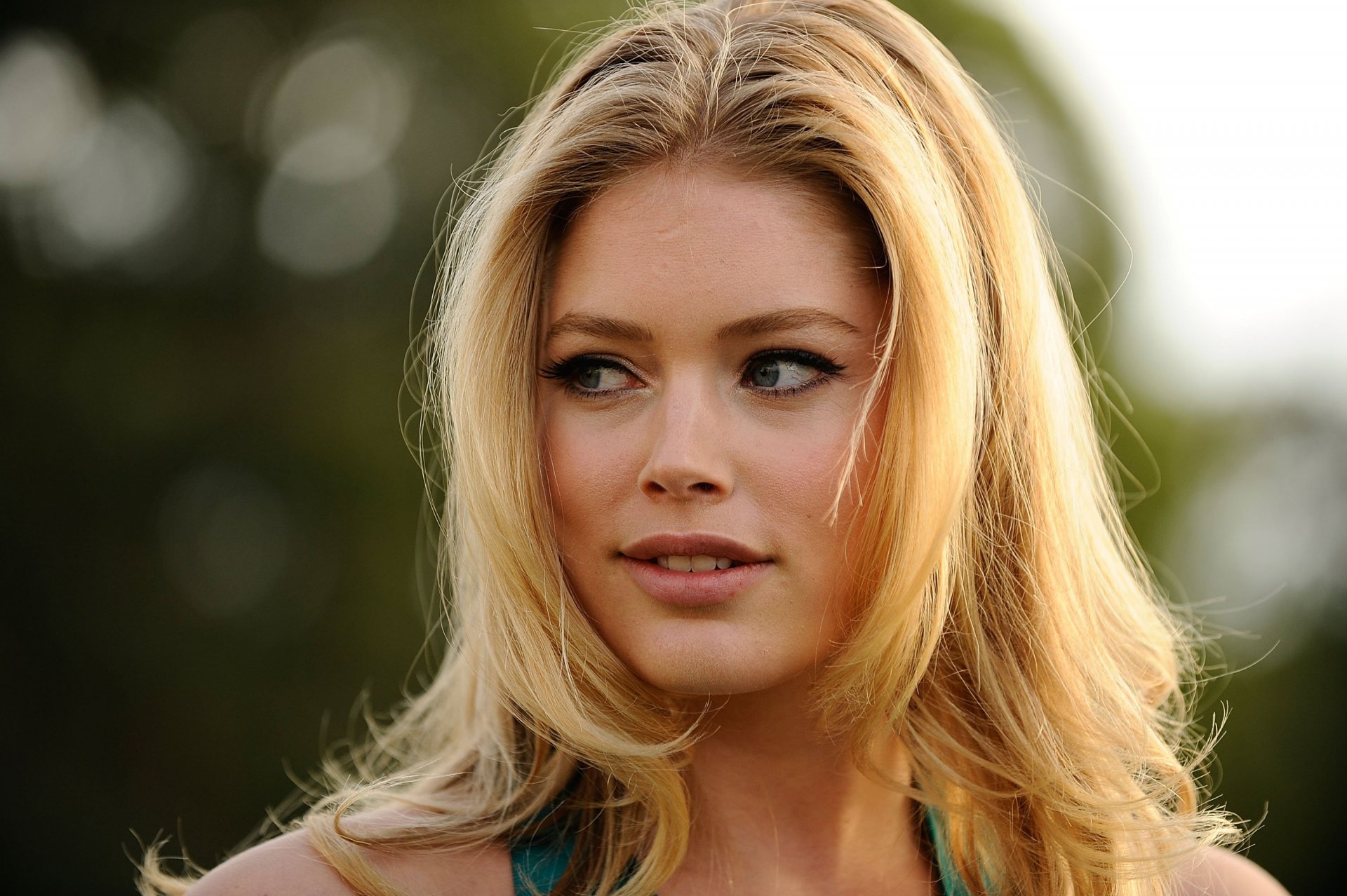 doutzen krez victorias secret angel modèle blonde babe portrait bokeh éblouissement