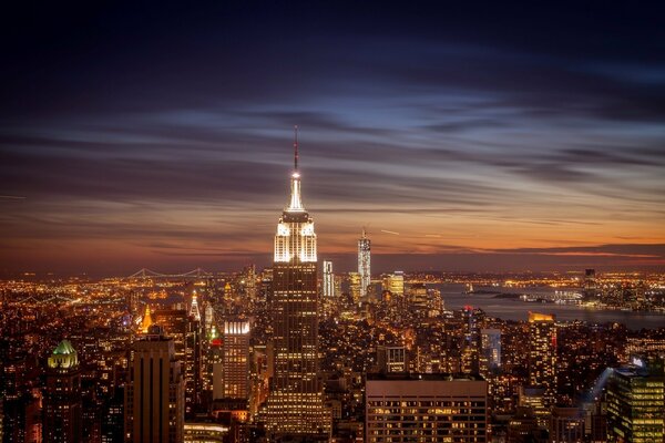 The night lights of an unsleeping Manhattan