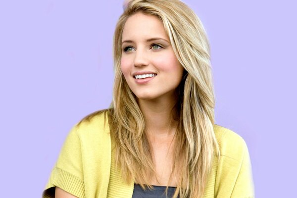 Blonde Dianna agron der blick und das Lächeln auf ihrem gesicht machen viele glücklich