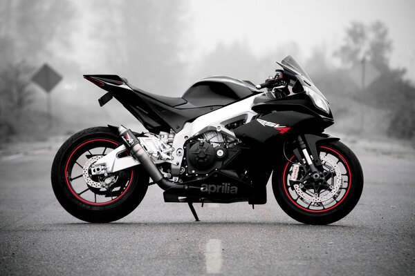 Passion pour les motos noires