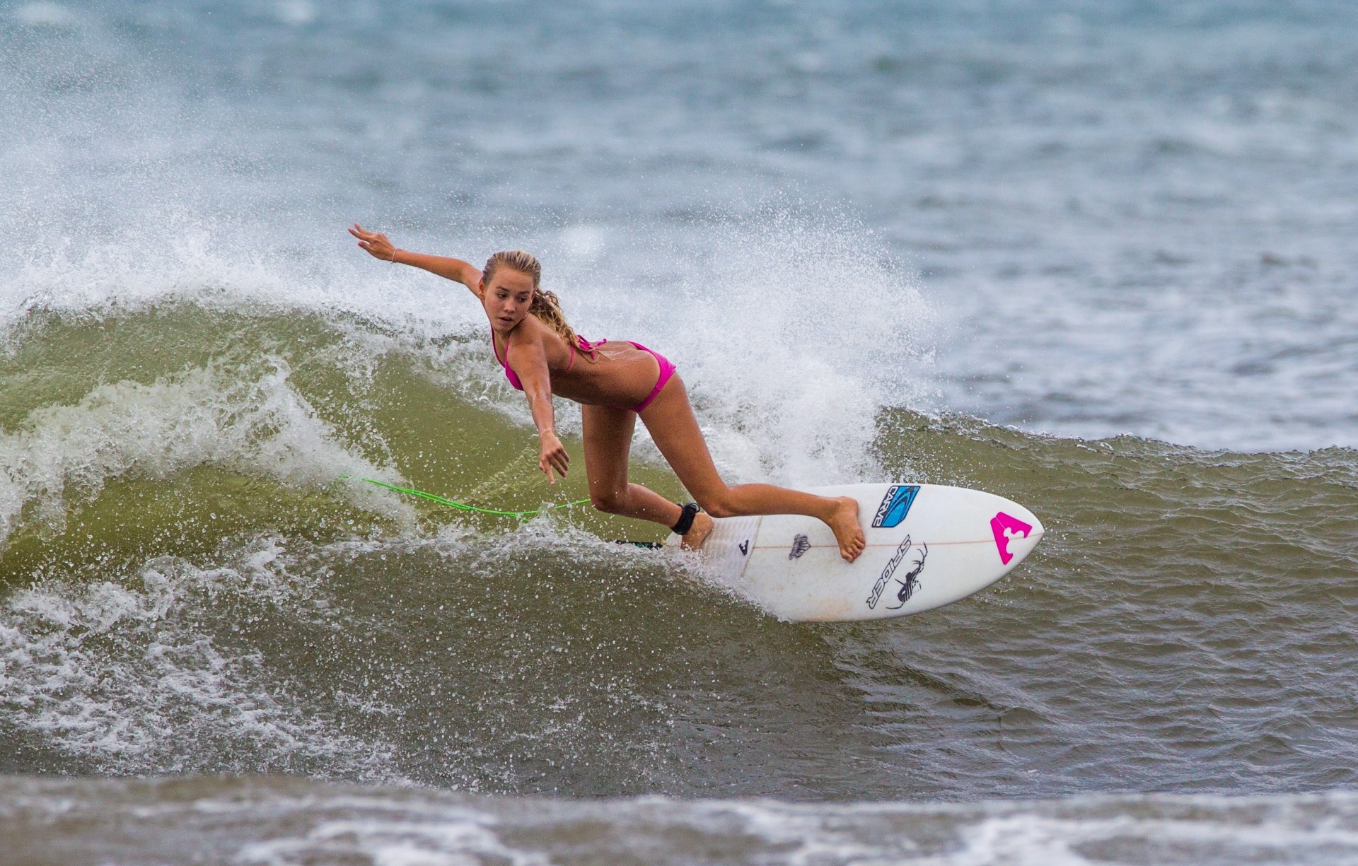 ocean fala surfing dziewczyna.deska sport