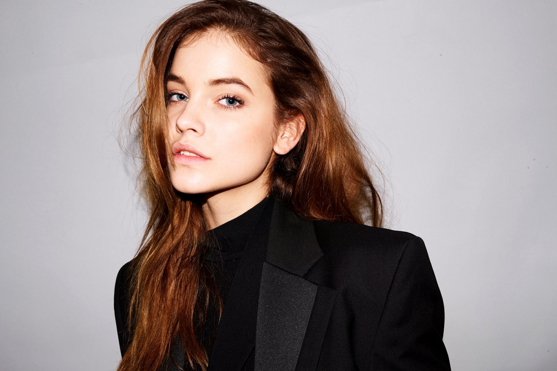 palvin barbara palvin brunetka dziewczyna model twarz tło