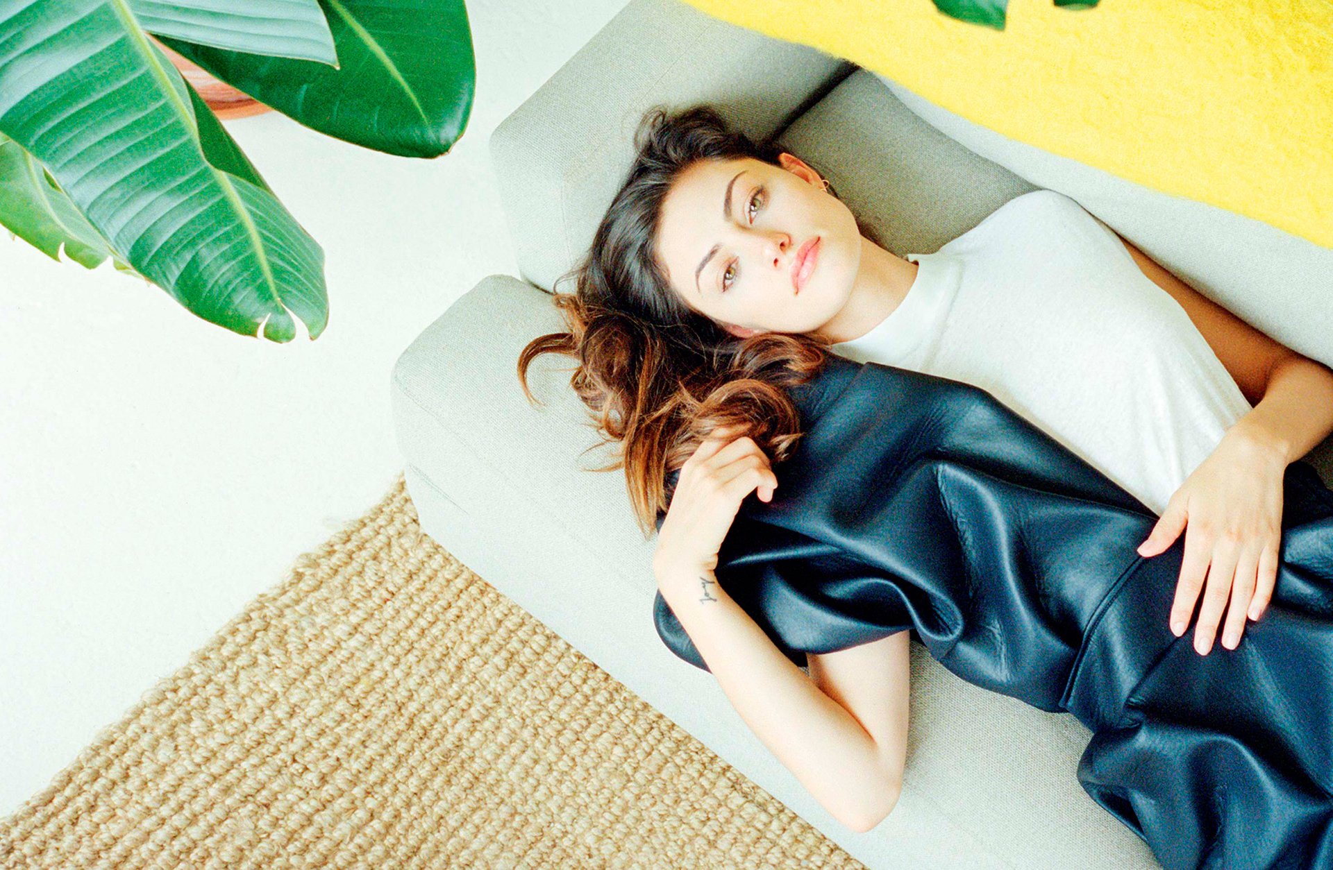 phoebe tonkin photoshoot catalogue