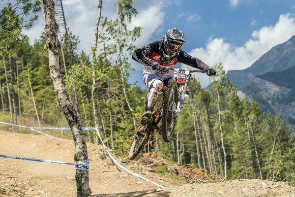 Saut cycliste sur vélo