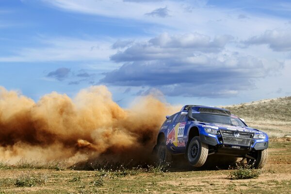 Car racing in the desert