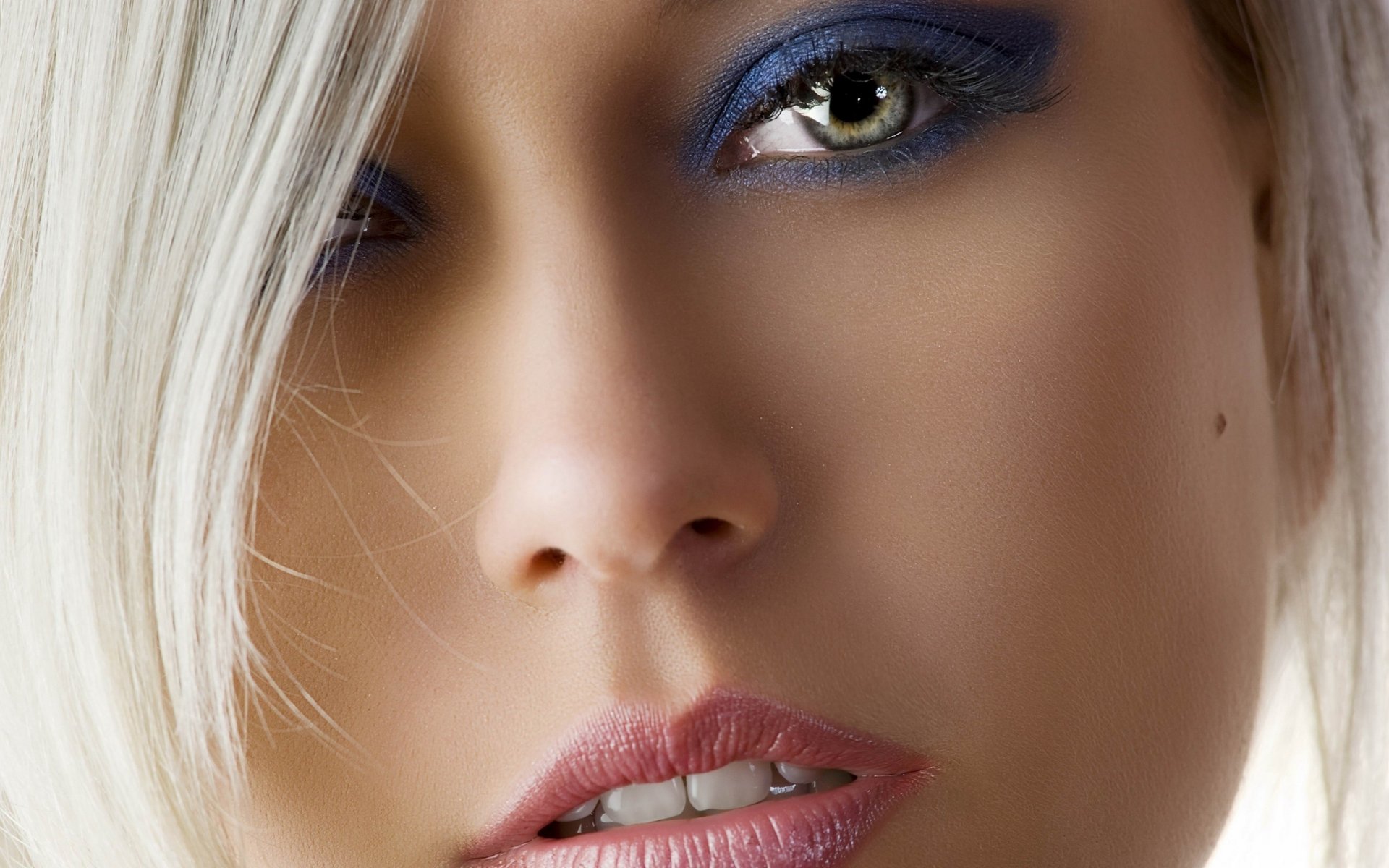 women face eyes lips blonde