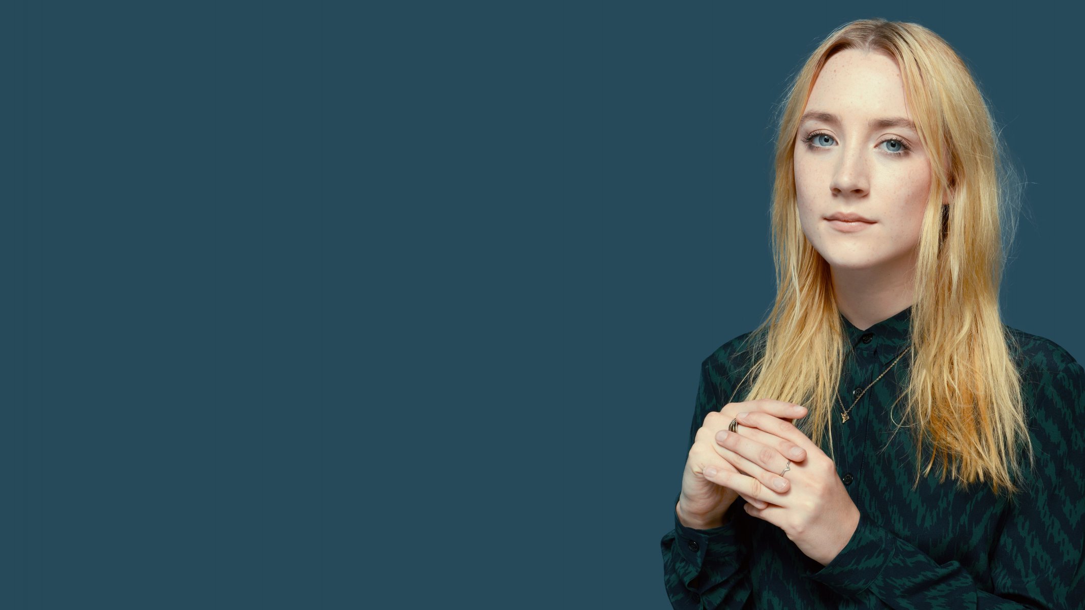 saoirse ronan attrice sfondo