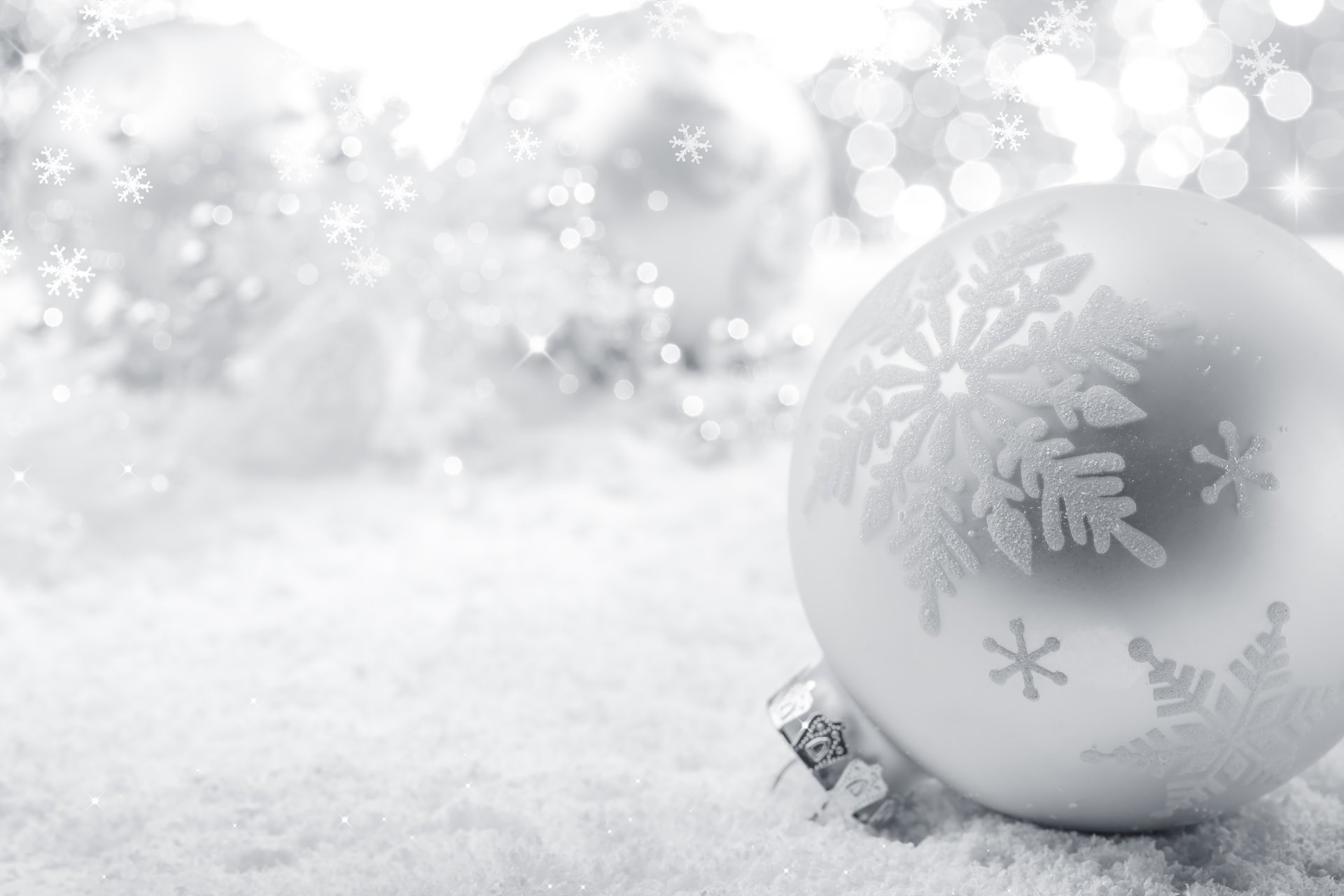 palla albero di natale bianco giocattolo fiocchi di neve bokeh neve