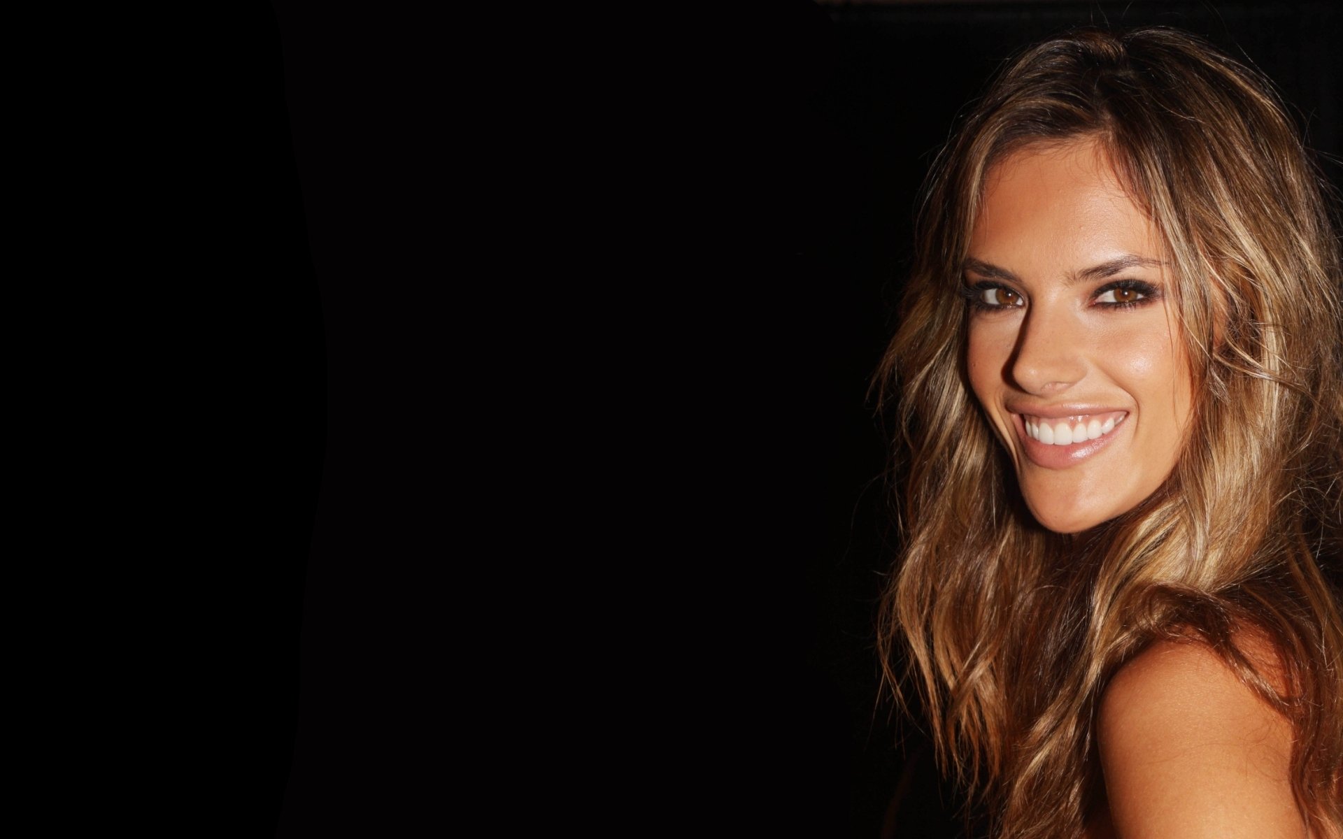 alessandra ambrosio alessandra ambrosio fille babe modèle anges secrets sexy sexy visage cheveux yeux lèvres sourire