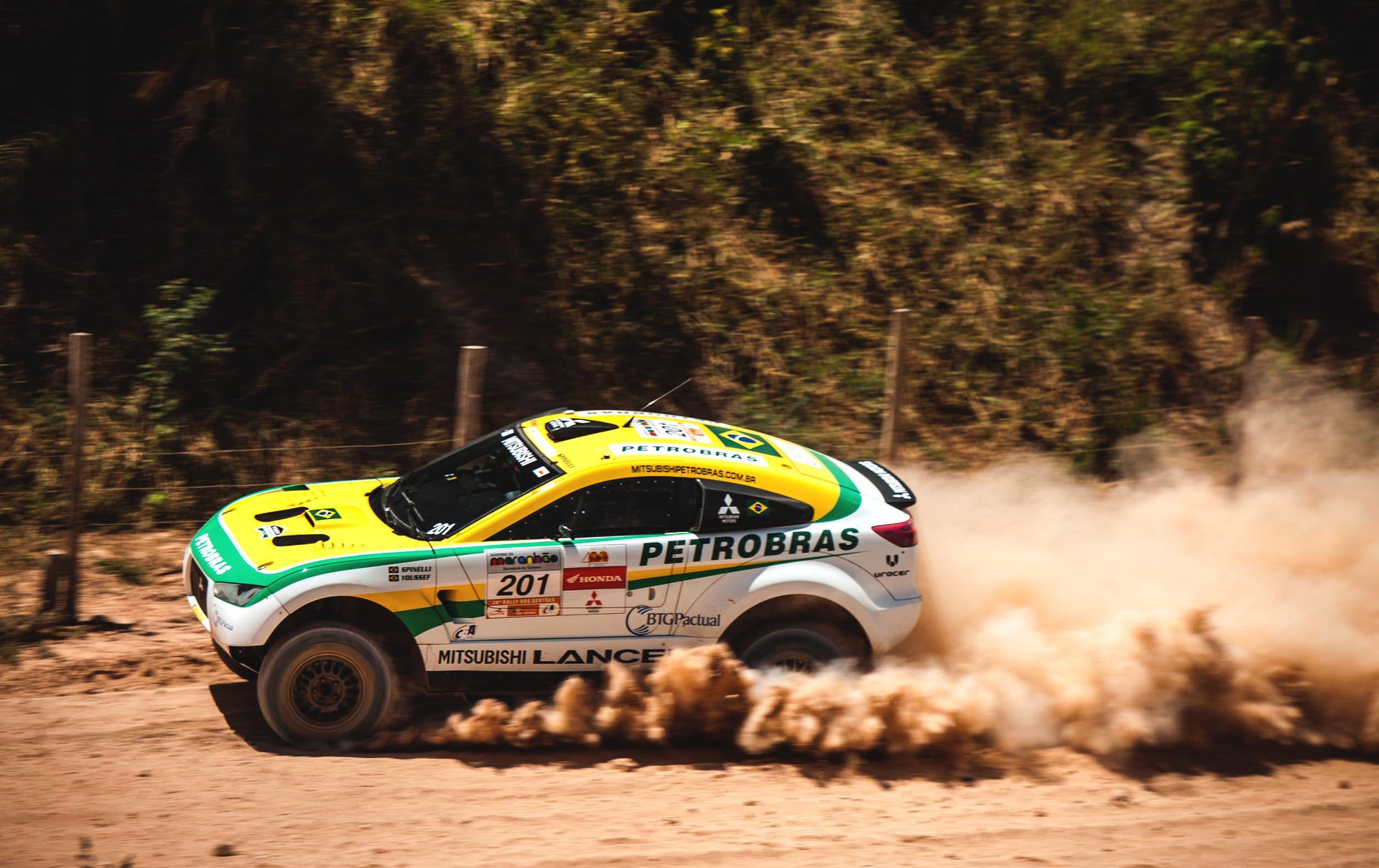 mitsubishi песок внедорожник dakar авто rally мицубиси