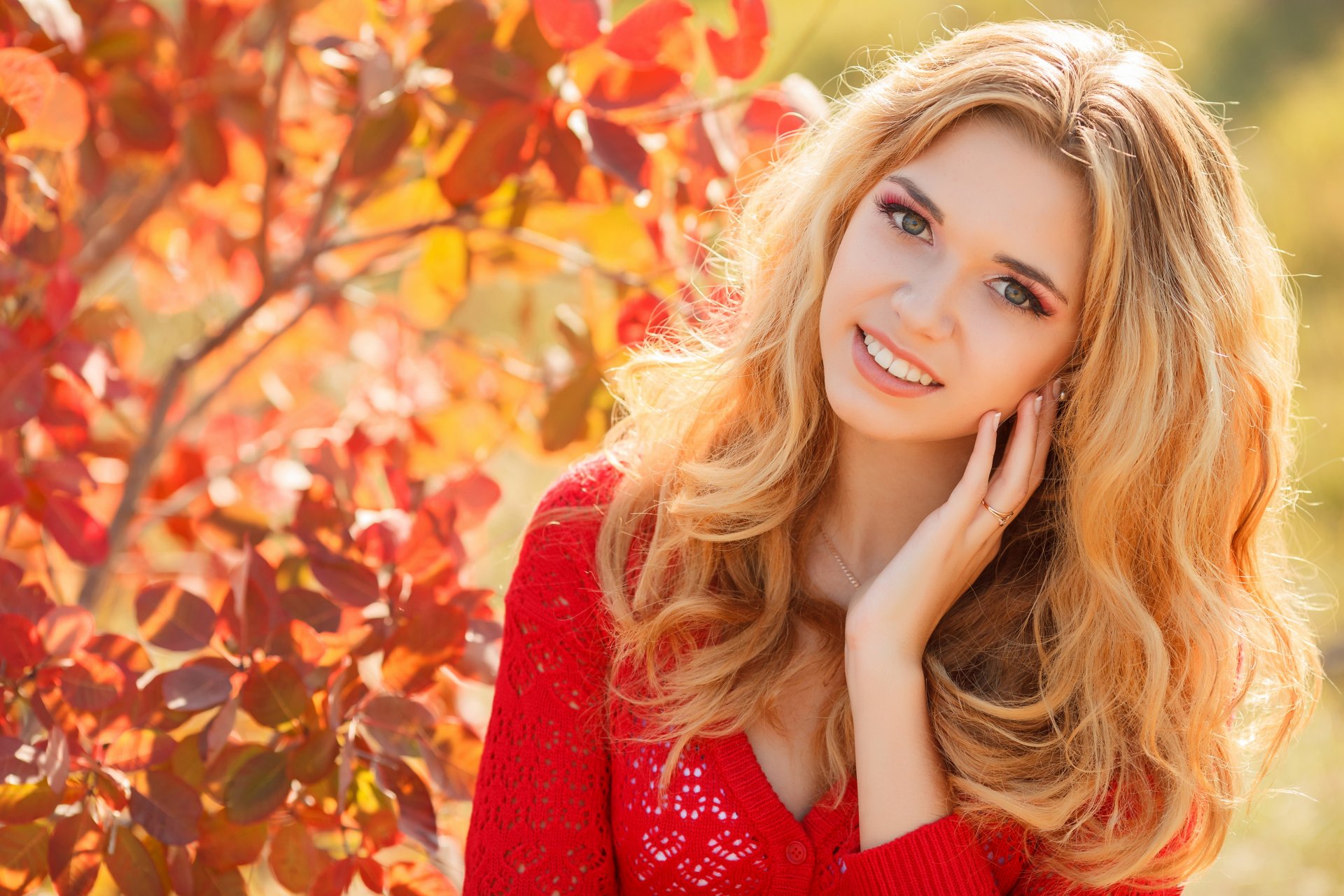 herbst mädchen blond make-up lächeln blick