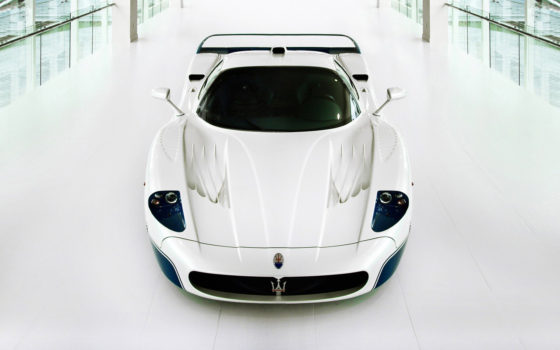 maserati mc12 supercar белая мазерати