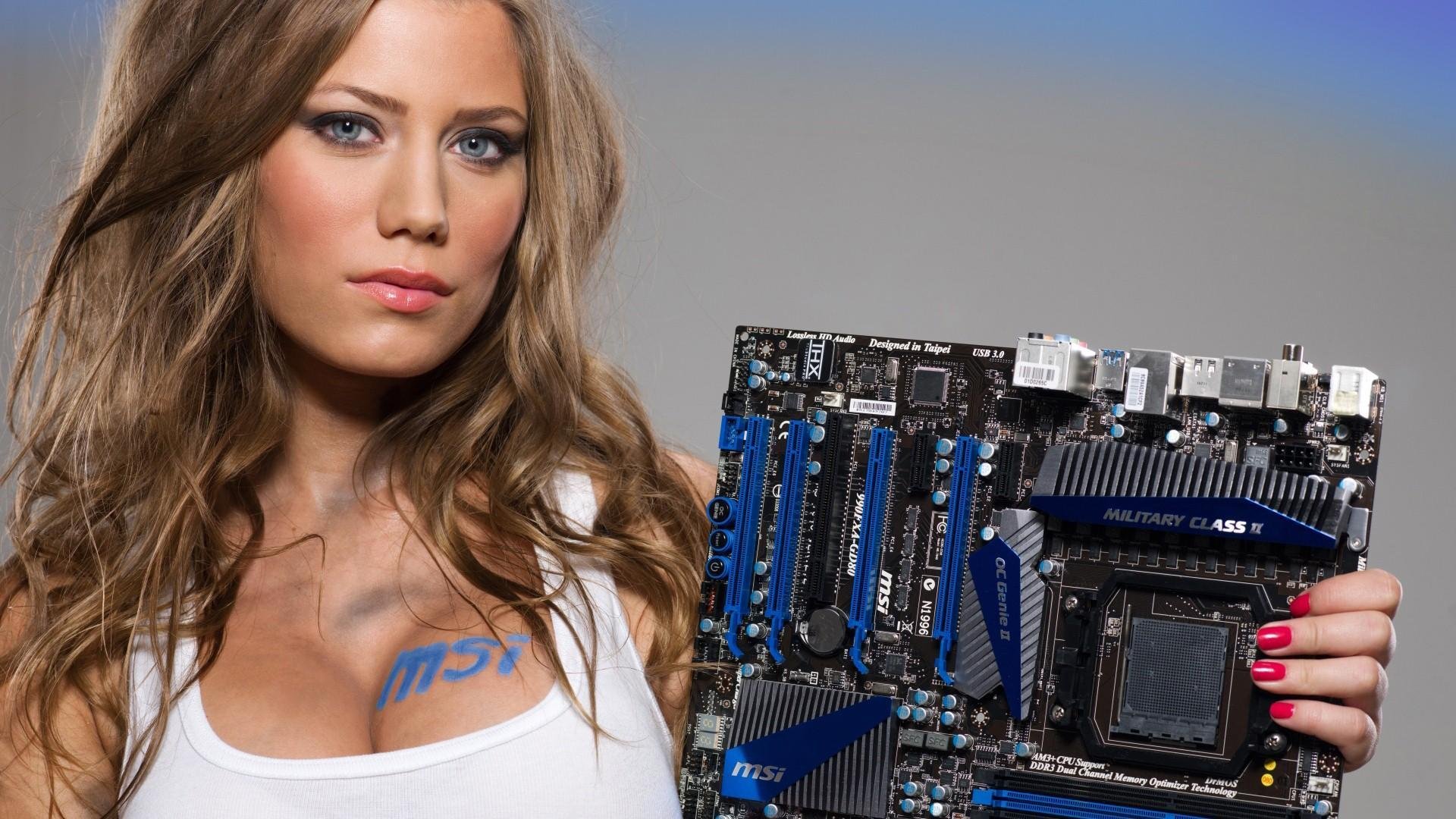 msi-board blaue augen titten sexy extrem heiß