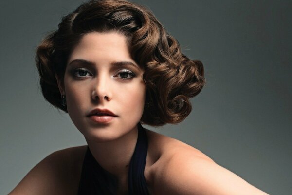 Ashley Greene s Gaze