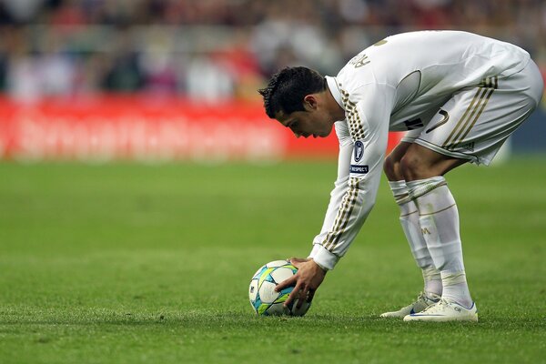 Ronaldo se prepara para el penalti