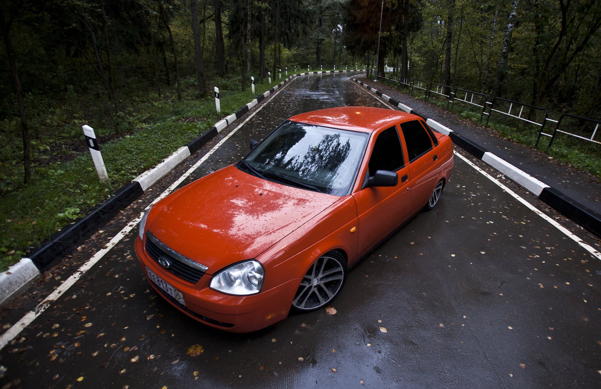 sehr priora priora lada 2170 straße rot felgen