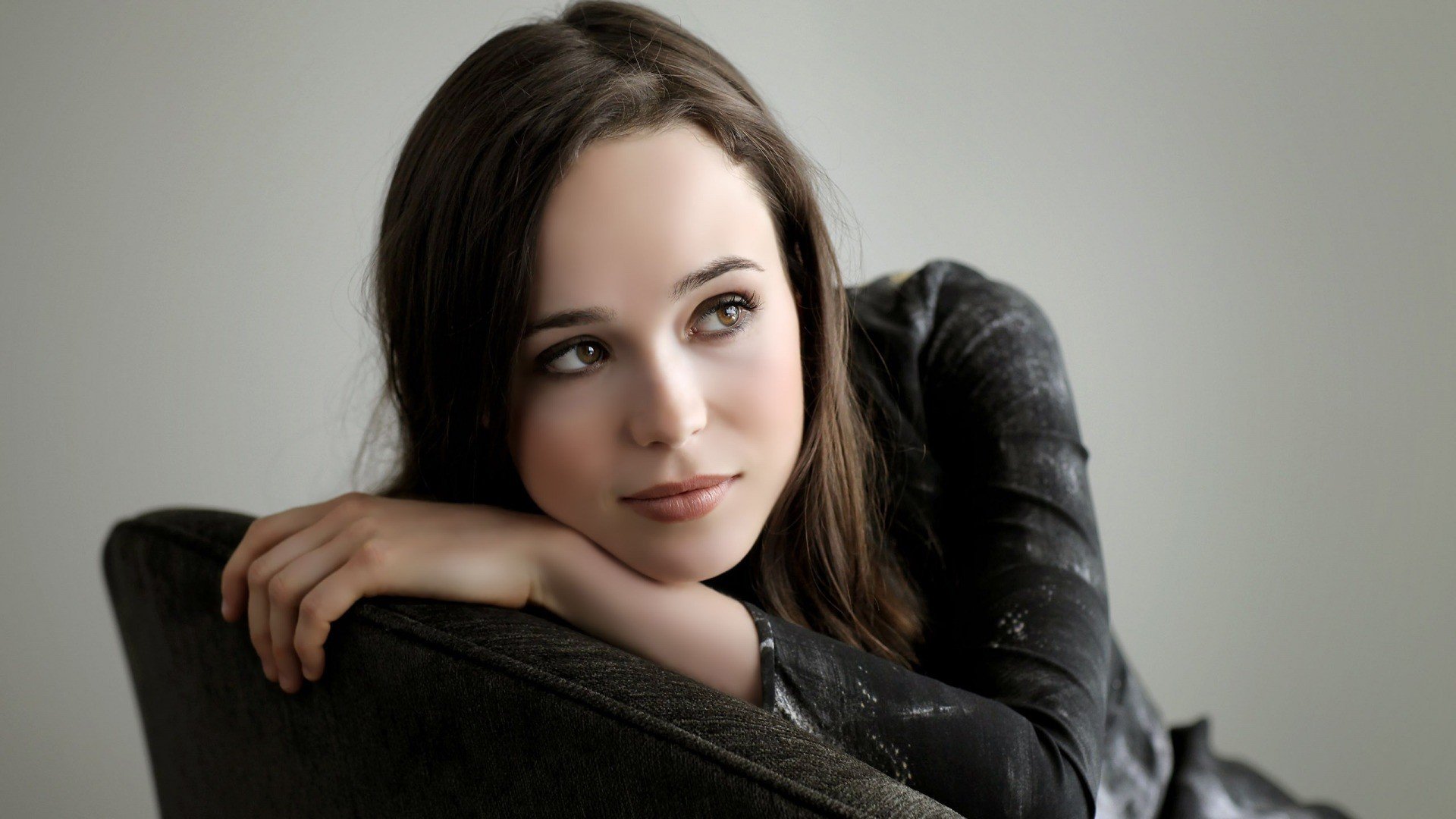 ellen page brunette actress girl eyes view background wallpaper