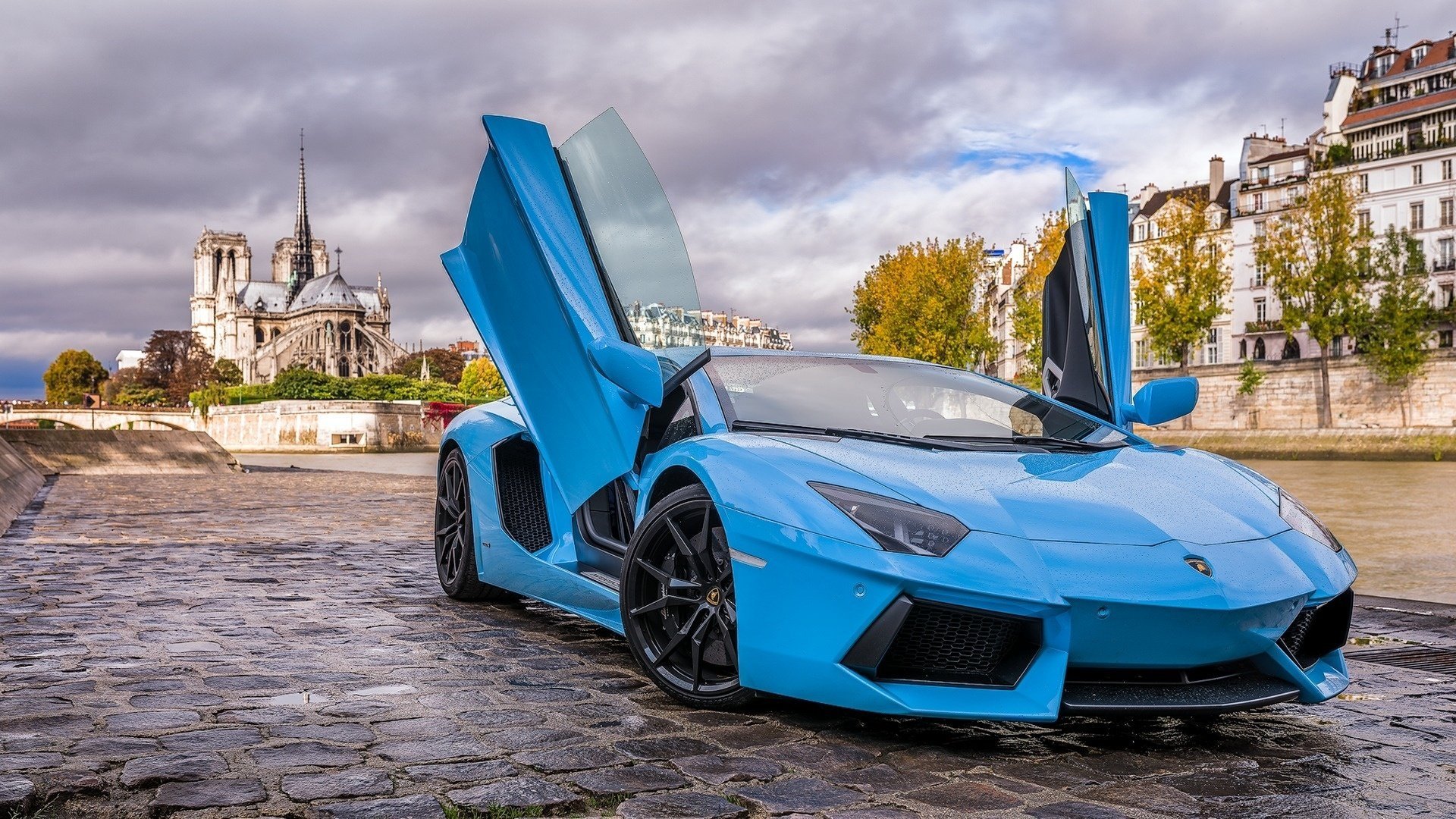 lamborghini aventador blue pari