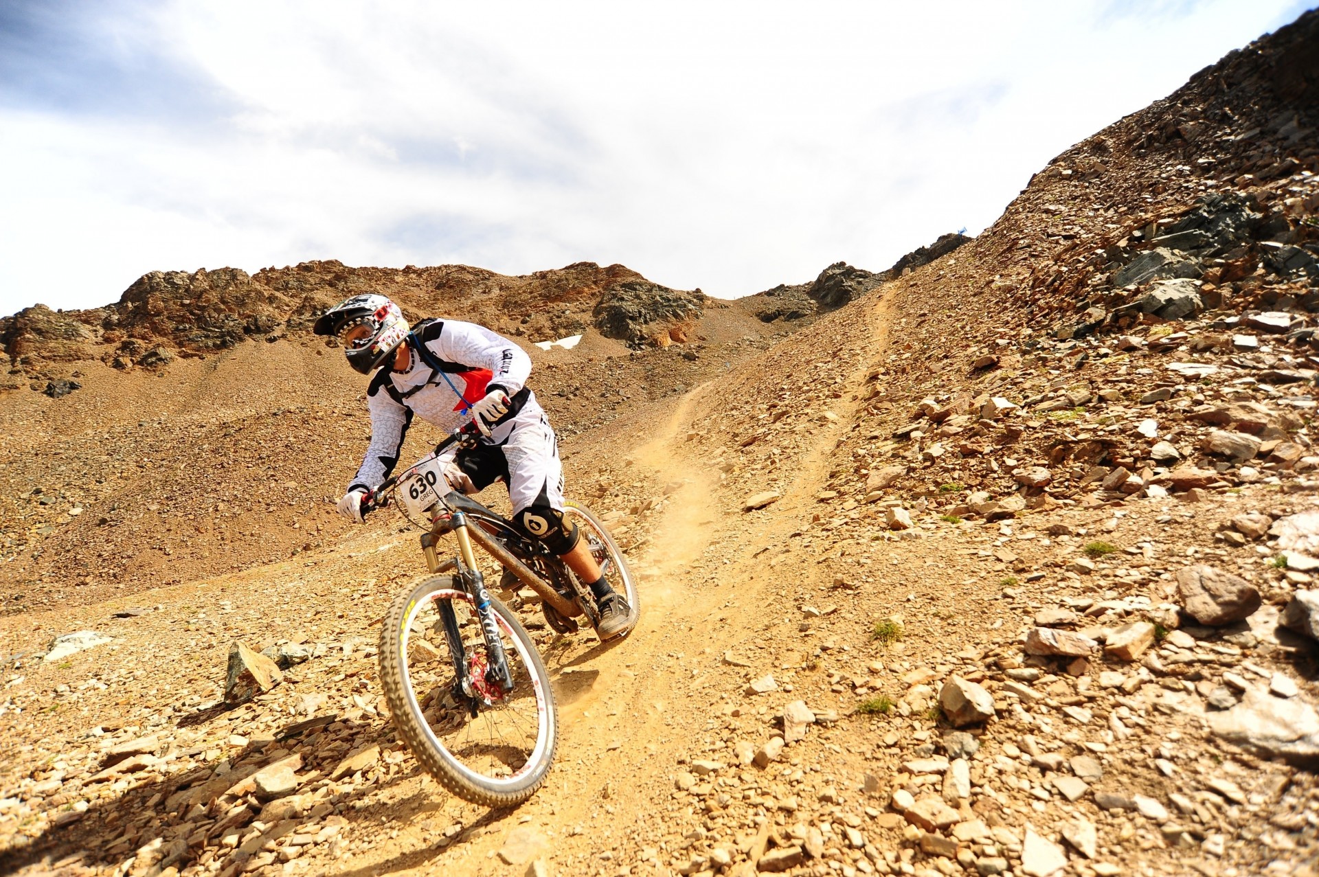 bicicleta montaña mtb descenso