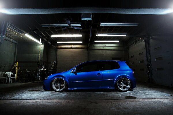 Volkswagen golf azul Tuning