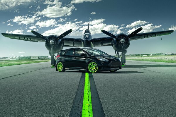 Ala dell aereo. Ford Nero