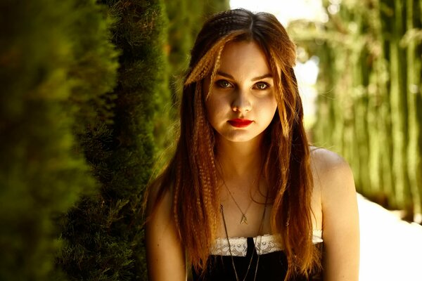 Portrait photo of a girl in summer