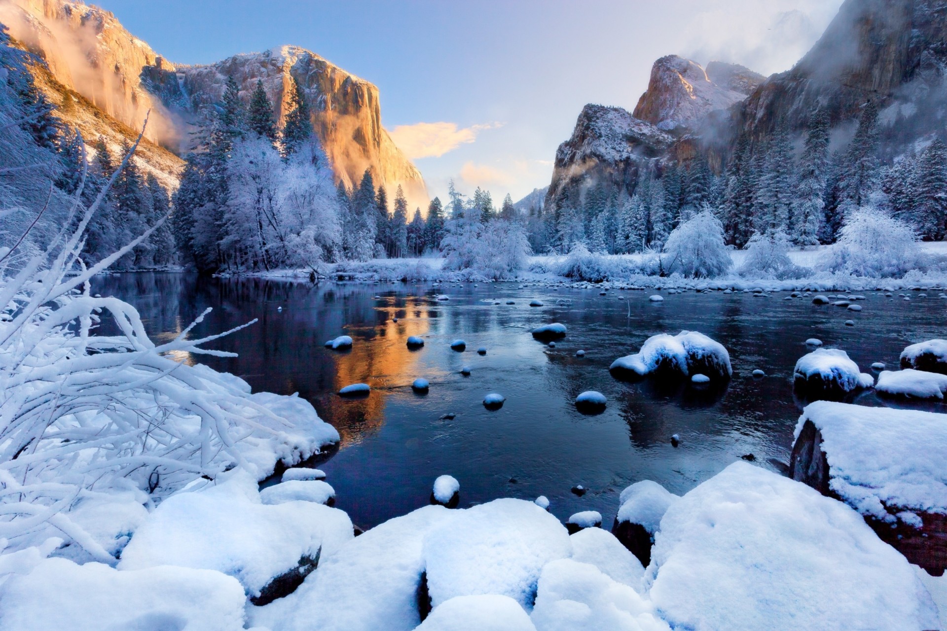 park narodowy yosemite zachód słońca rzeka lód mgła las śnieg góry zima krajobrazy