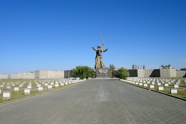 Patria madre grande monumento a Volgograd