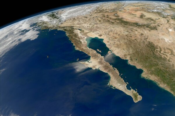 California vista del océano Pacífico desde el espacio