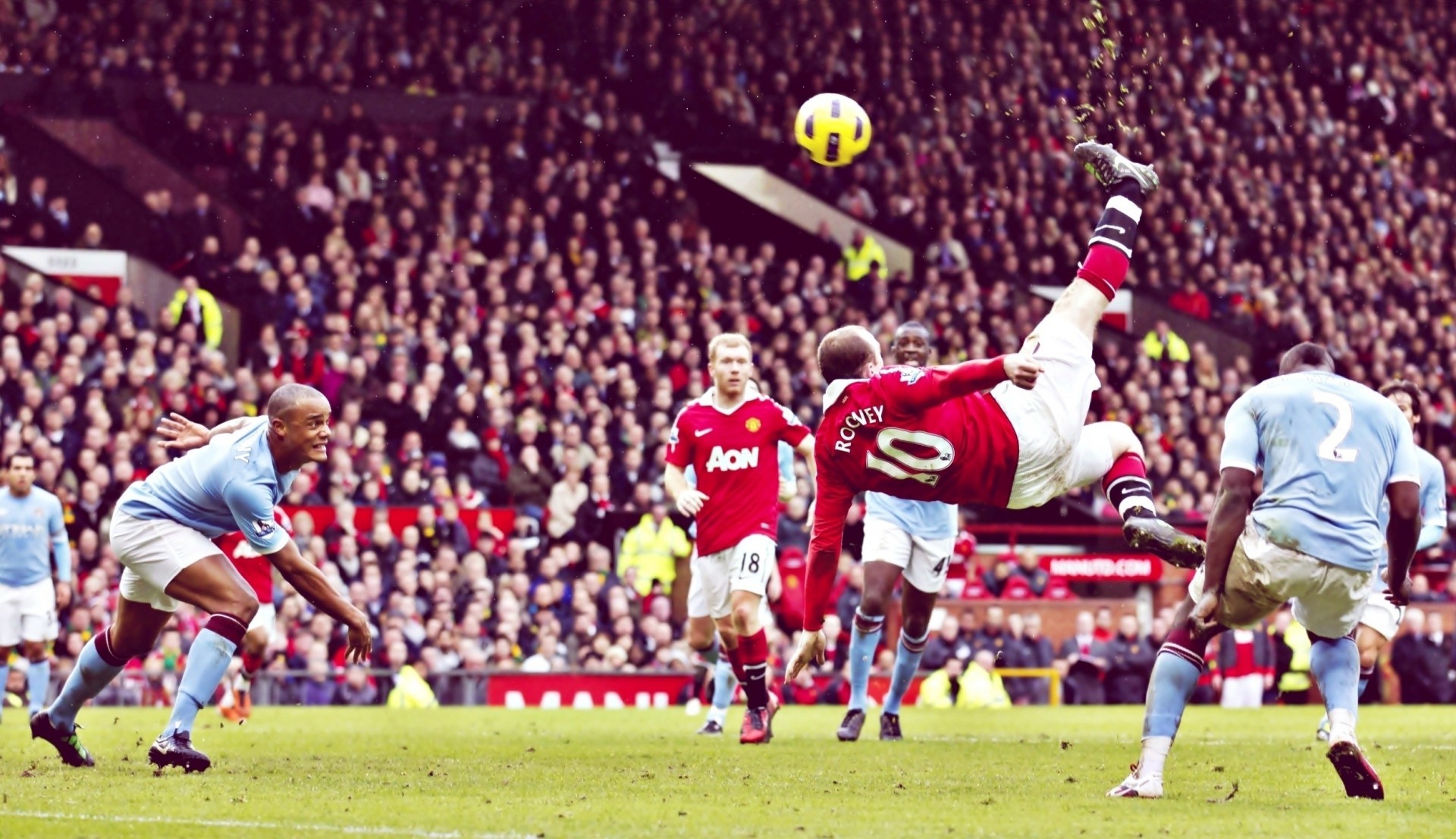 ballon rooney manchester united goal manchester city paul skolz vincent kompany