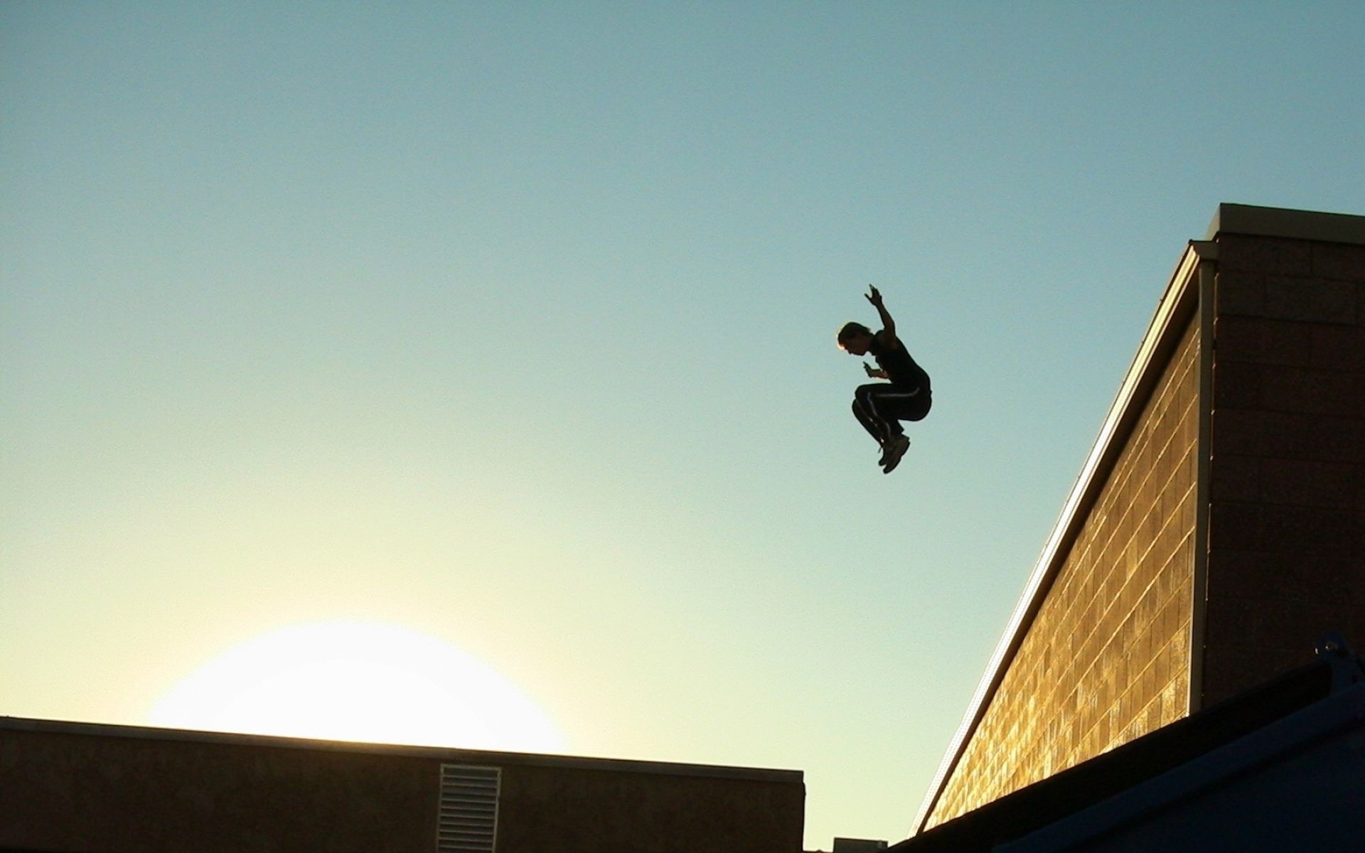 ciudad hombre sol cielo techo parkour deportes