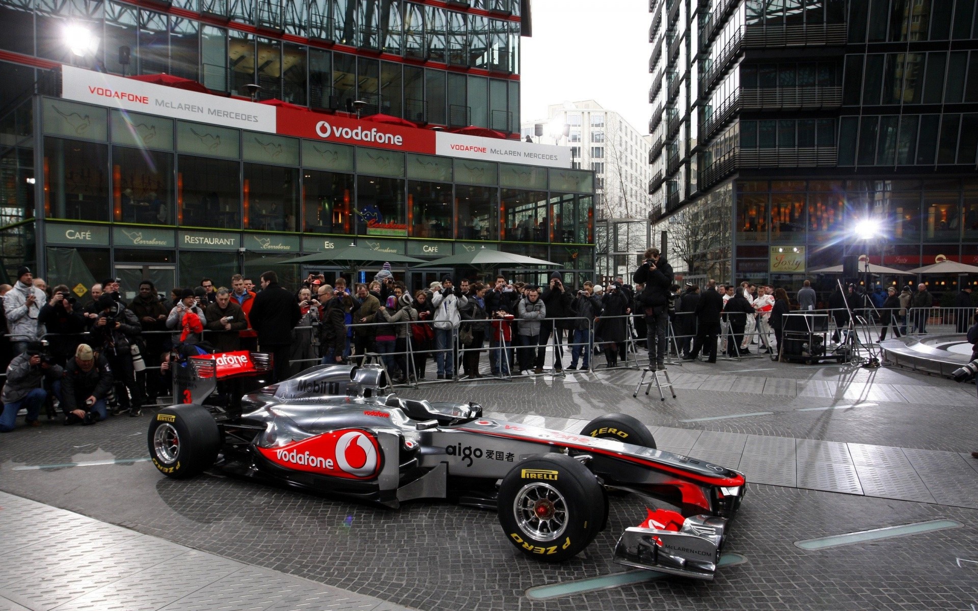 круто мчс презентация фотография mclaren