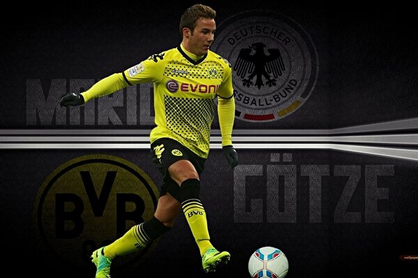 Borussia Dortmund football match, Mario Gotze kicks the ball