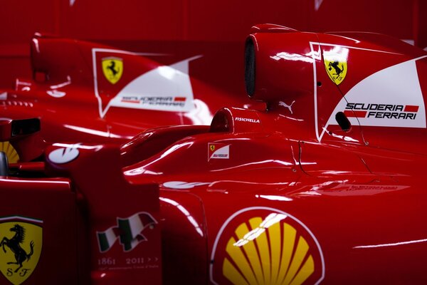 Czerwony samochód ferrari dla Formuły 1