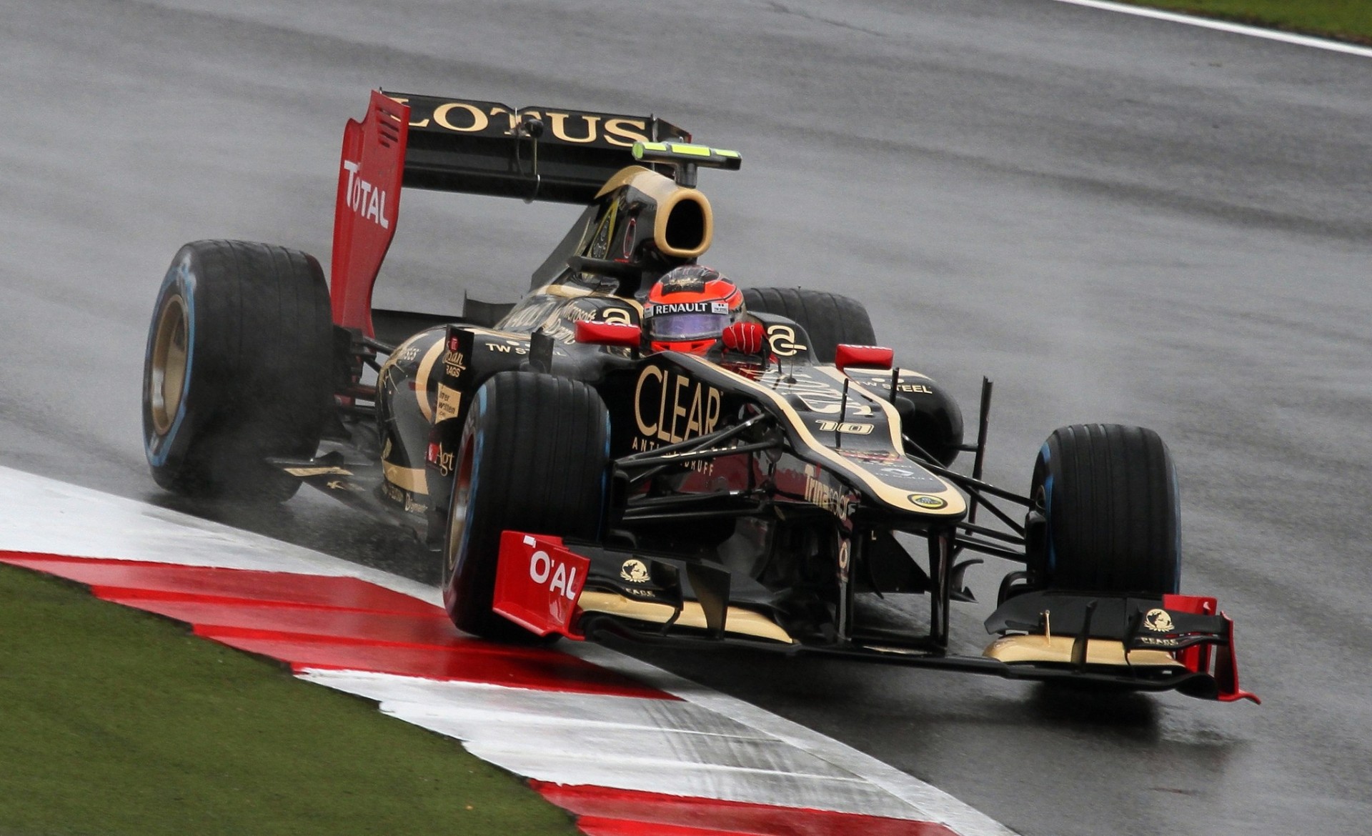 f1 silverstone lotus renault 2