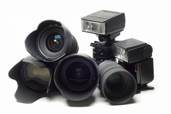 Lenses for SLR photo cameras