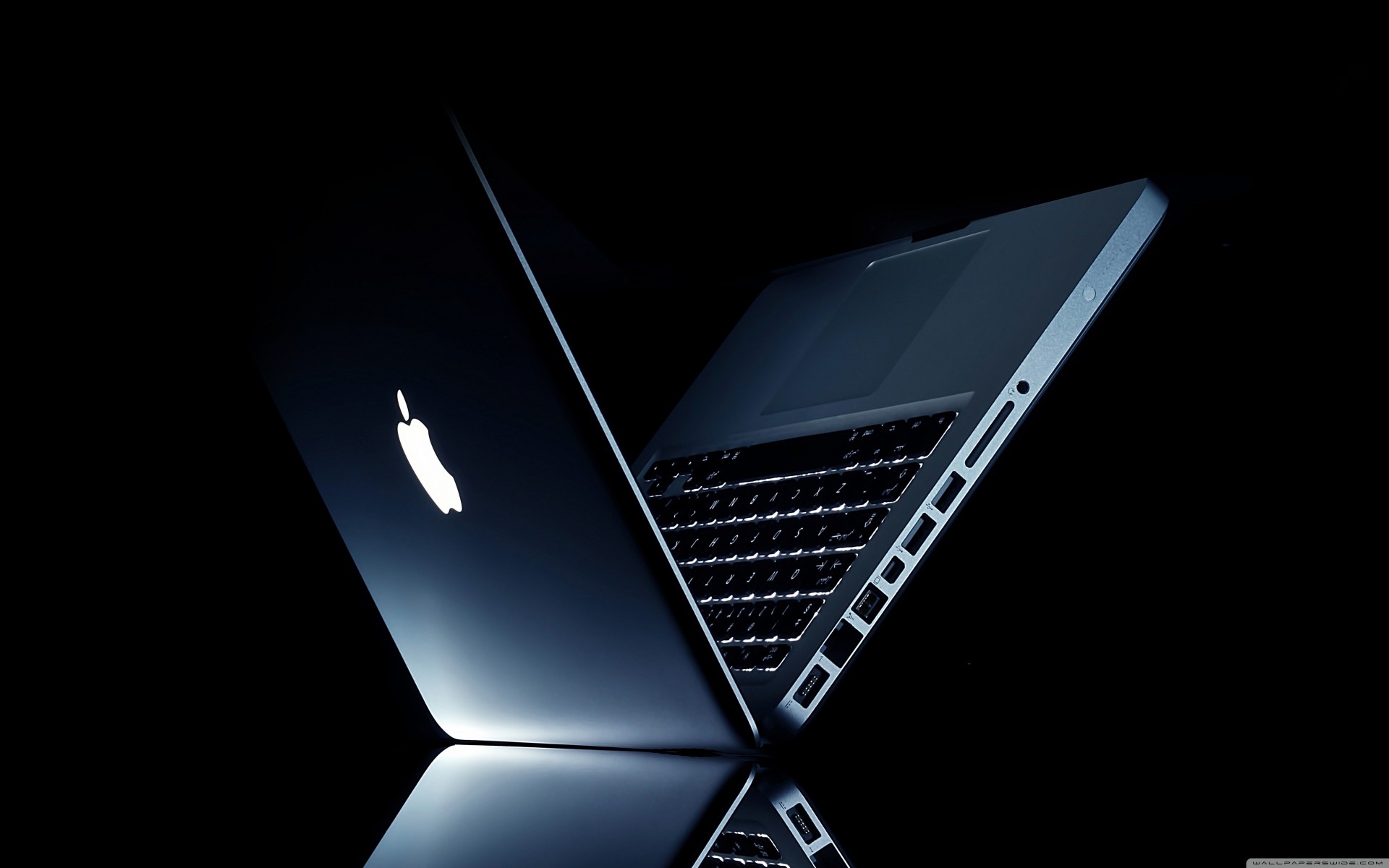 macbook pro odbicie laptop