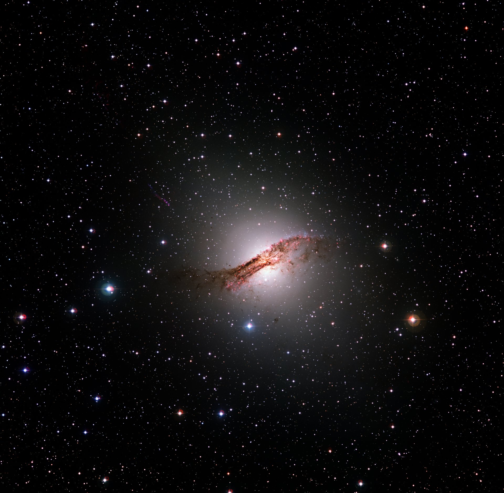 ngc 5128 galaktyka centaurus a