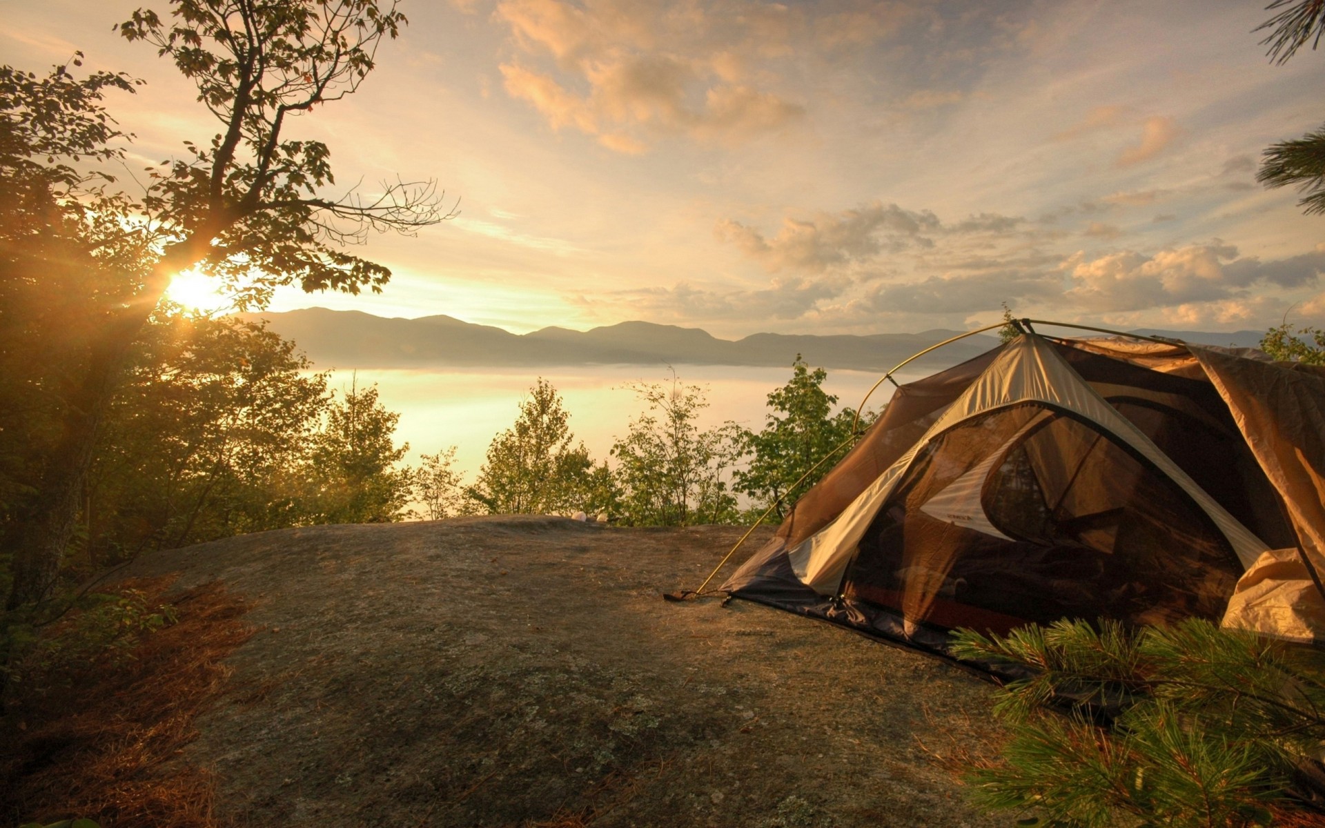 tenda romanticismo tramonto lago riva cielo