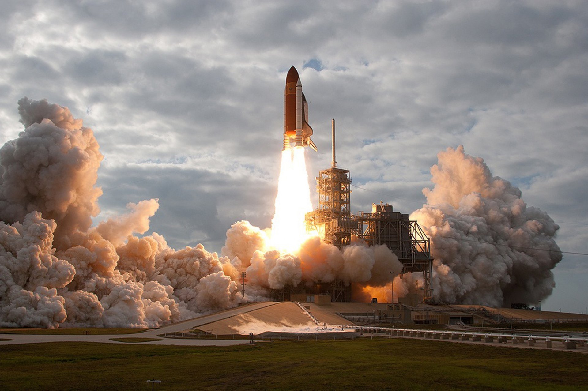 huttle shuttle takeoff