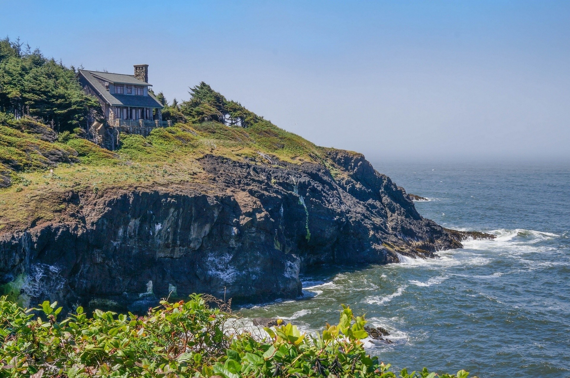 coast ocean house pacific ocean oregon oregon rock