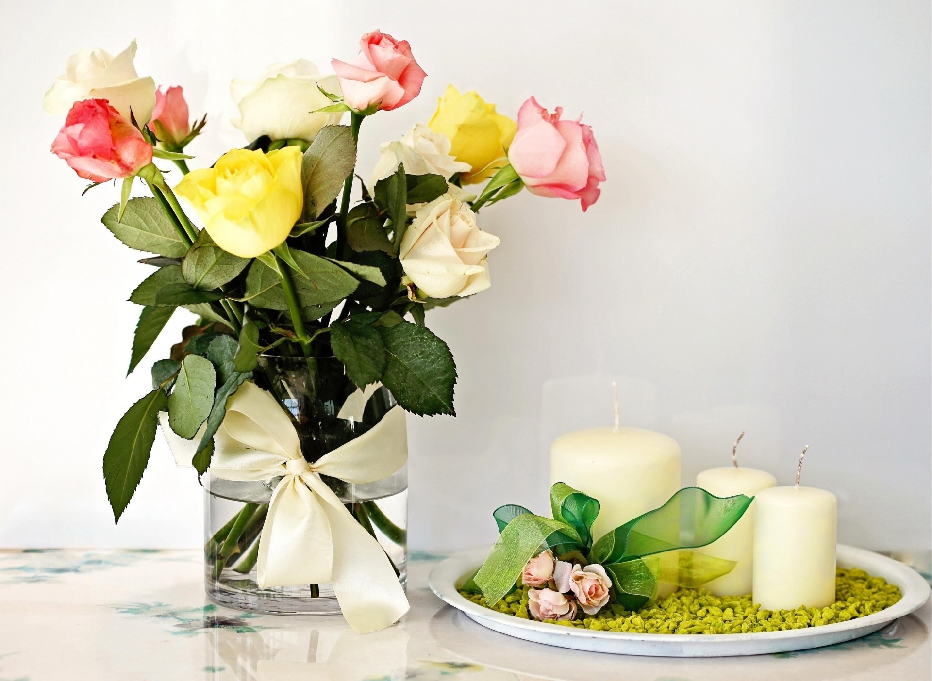 torment roses bouquet vase flower candle