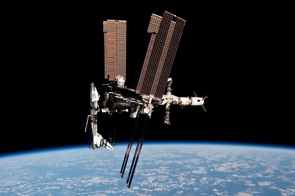 A space station above the surface of the planet