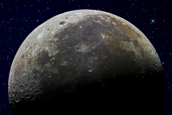 Luna cercana en color natural
