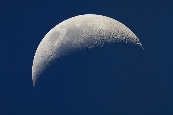 Mares lunares y cráteres vista desde la tierra