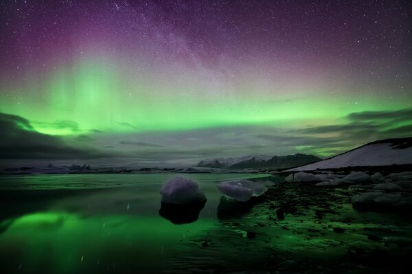 Belles aurores boréales en Islande